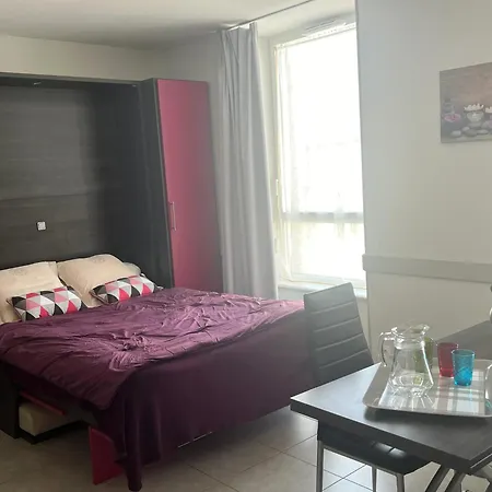 Confortable A - 25 M² Avec Sauna Apartmán *